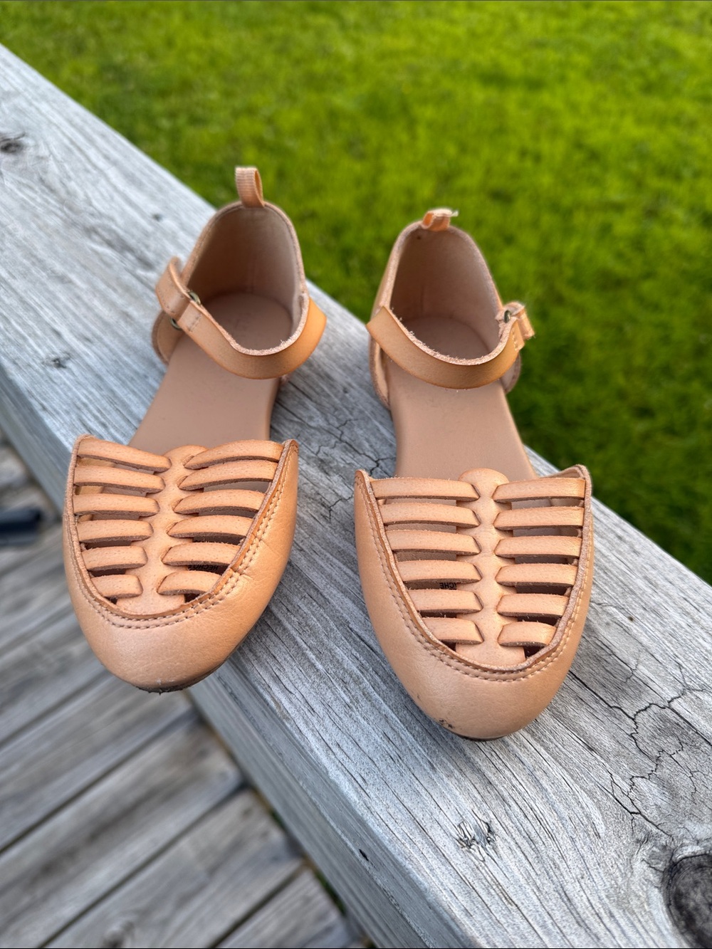 Old Navy Peach/Tan Cutout Ankle-Strap Sandals for Kids